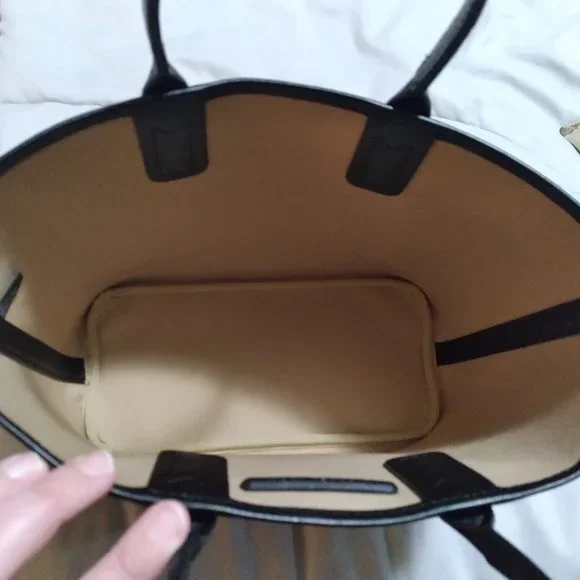 Micheal Khors bag n Keychain wallet - Picture 2 of 3